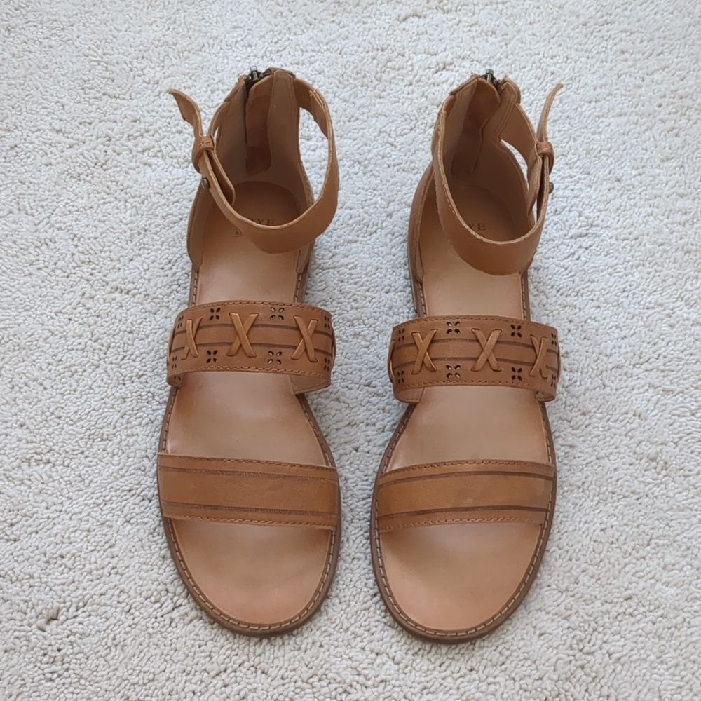 Frye and Co Evie Whipstitch Sandal Size 9